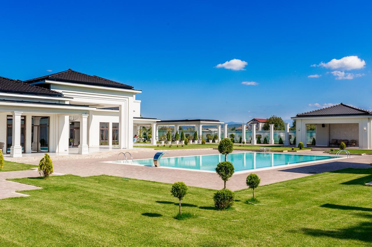 J'Adore Boutique Hotel Lugoj Dış mekan fotoğraf