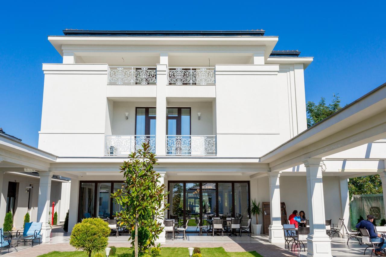 J'Adore Boutique Hotel Lugoj Dış mekan fotoğraf